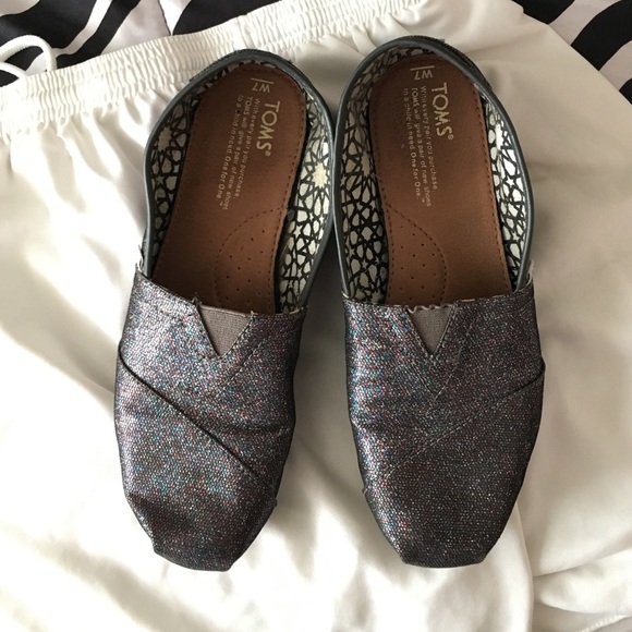 Glittery toms