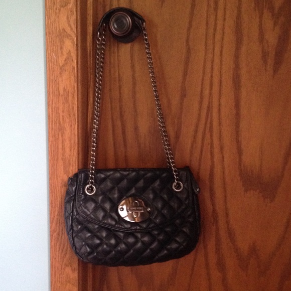 Nine West Handbags - Nine West quilted black shoulder bag
