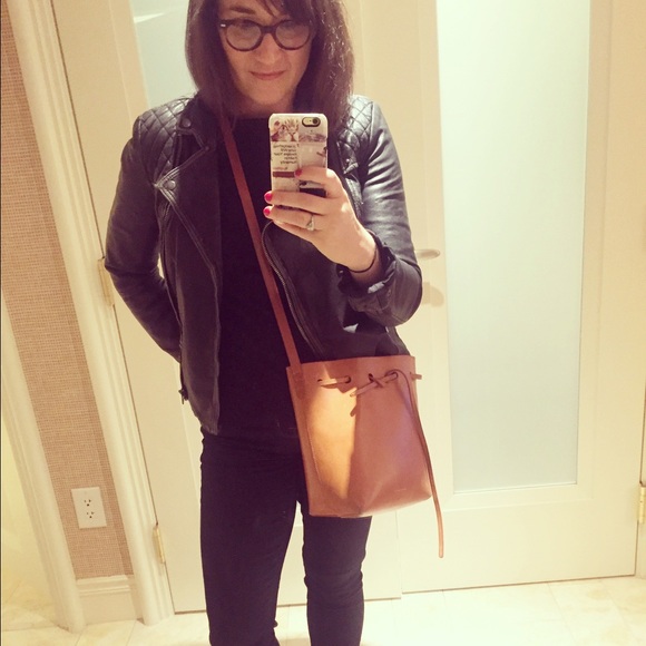 Meet your Posher, Doree - Picture 2 of 2