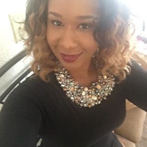 Meet your Posher, Nina