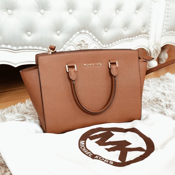 Michael Kors Selma LARGE Saffiano Leather Handbag - Picture 1 of 4