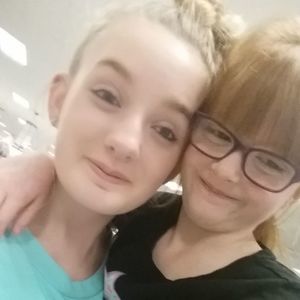 Meet your Posher, Molly elizabeth