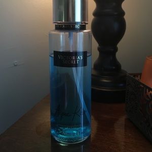 Victoria's Secret Aqua Kiss fragrance mist