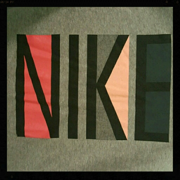 Nike Tops - Nike t-shirt