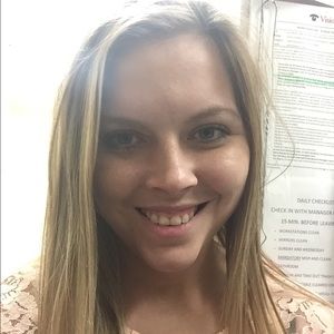 Meet your Posher, Alecia