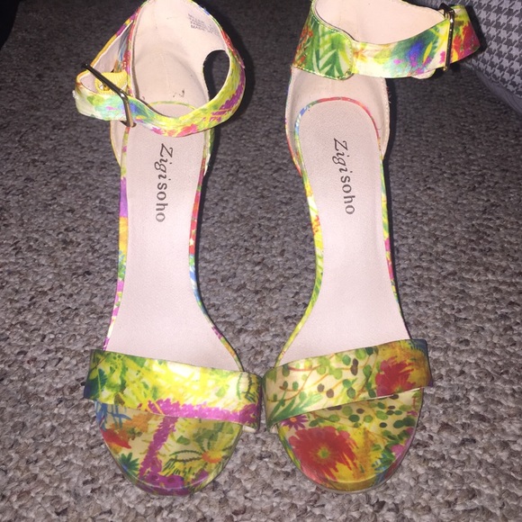 Multicolor flowery heels