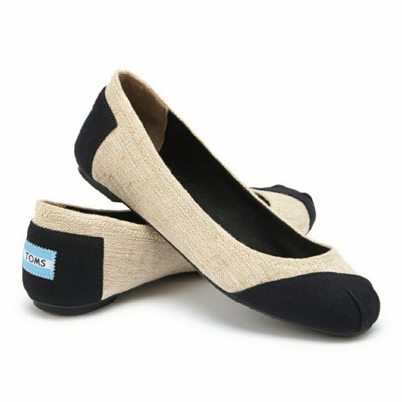TOMS brand new black / natural ballet flats