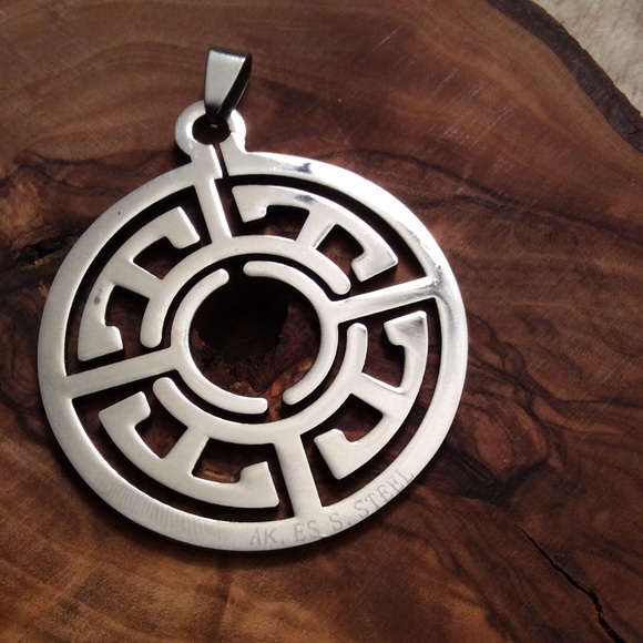 Used pendent - Picture 3 of 3