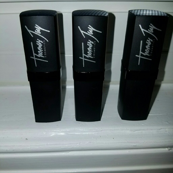Lipstick - Picture 2 of 3