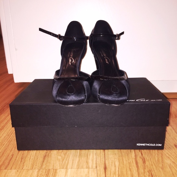 last chance!! Kenneth Cole Satin peep toe heels - Picture 2 of 4