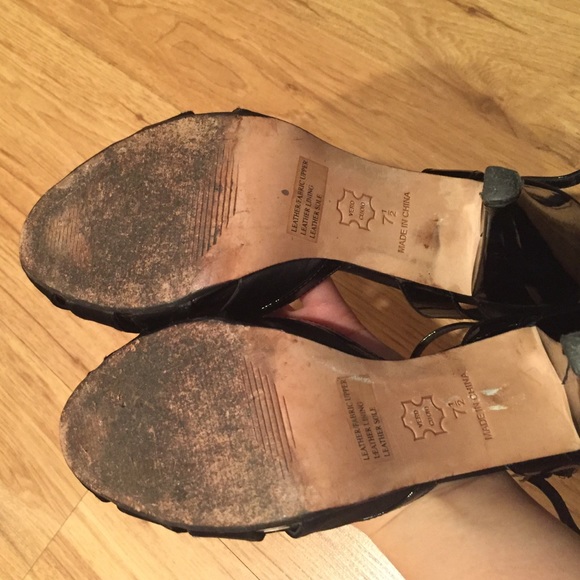 last chance!! Kenneth Cole Satin peep toe heels - Picture 4 of 4