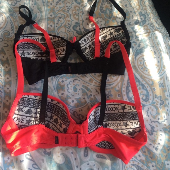 Bras - Picture 3 of 3