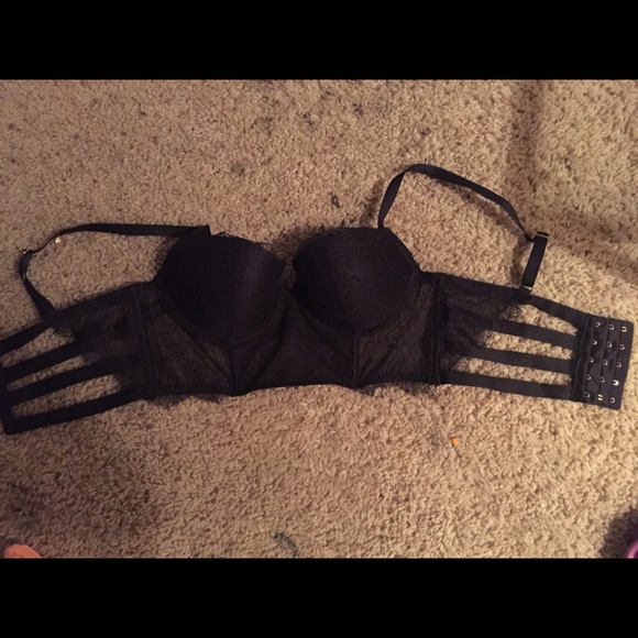 Victoria's Secret bra with many back fastens 34B