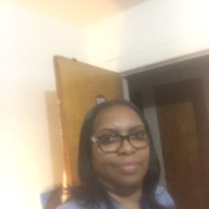 Meet your Posher, Lorraine