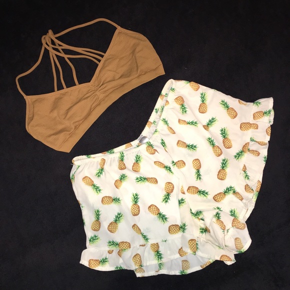 ❗️SOLD❗️🍾💝HOST PICK 5/17🍾💝 Pineapple shorts - Picture 2 of 2