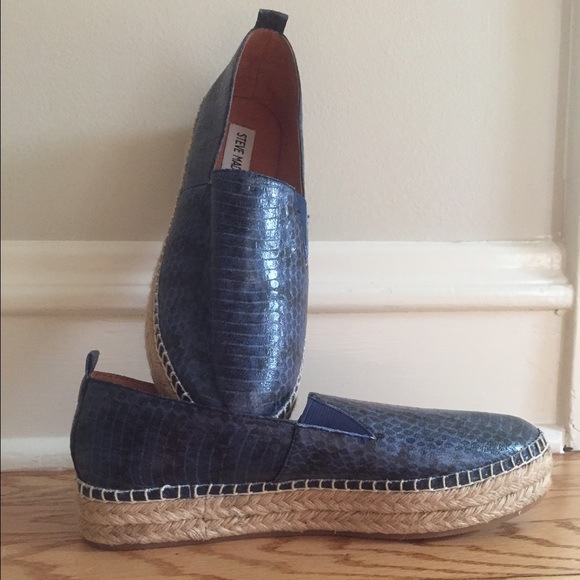 Steve Madden Reptile Effect Flats/Espadrilles