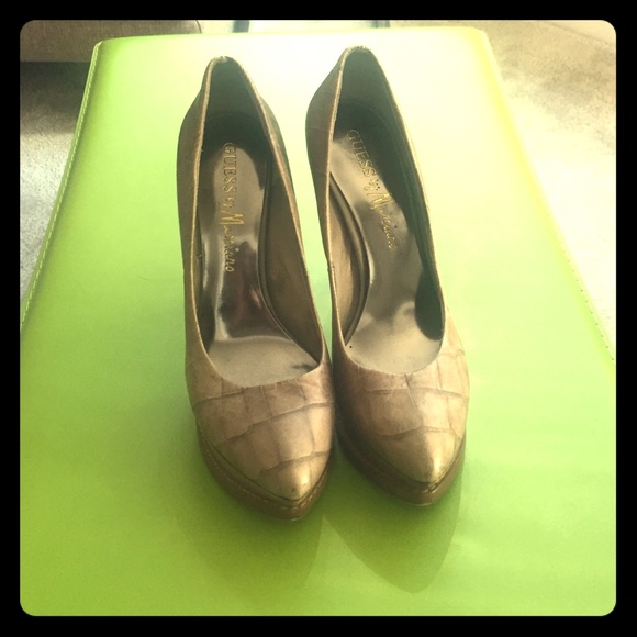 Guess by Marciano size 7
