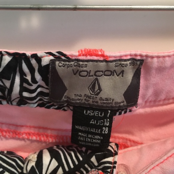 SOLD!!! Hot pink Volcom shorts size 7 - Picture 2 of 4