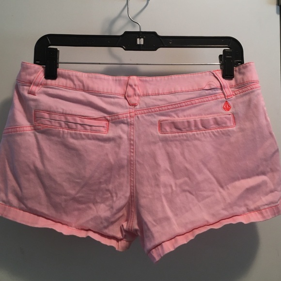 SOLD!!! Hot pink Volcom shorts size 7 - Picture 3 of 4