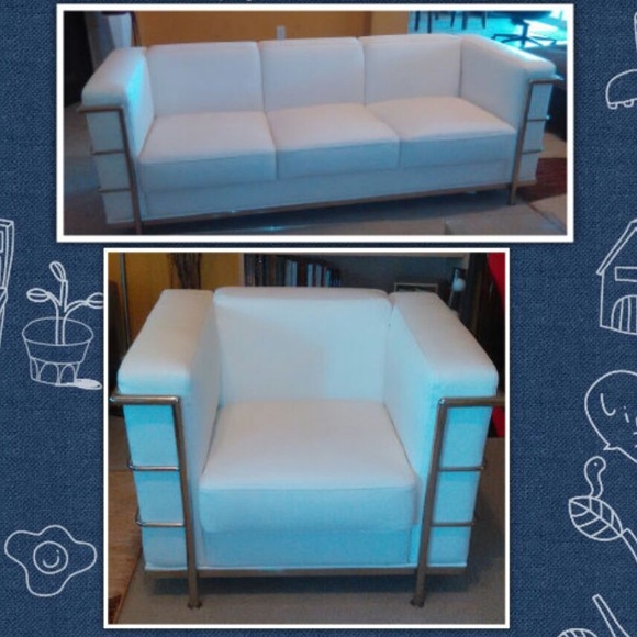 White Couches - Picture 1 of 4