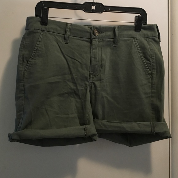 SOLD!! American Eagle shorts size 4 - Picture 1 of 3