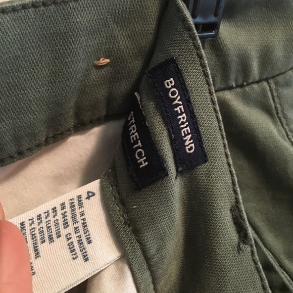 SOLD!! American Eagle shorts size 4 - Picture 2 of 3