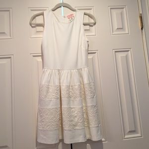 White sleeveless dress