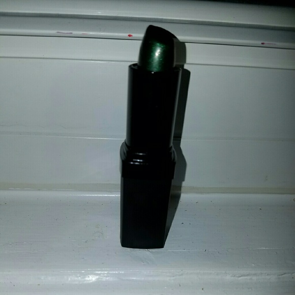 Lipstick - Picture 1 of 2