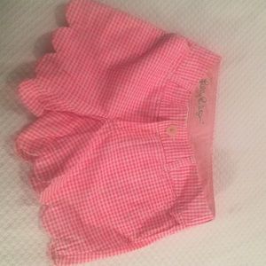 Lilly Pulitzer scallop short, pink and white