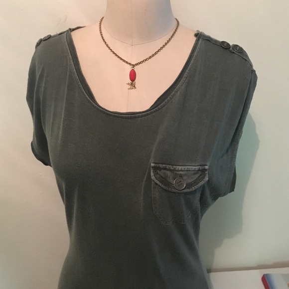 Army style fitted tee
