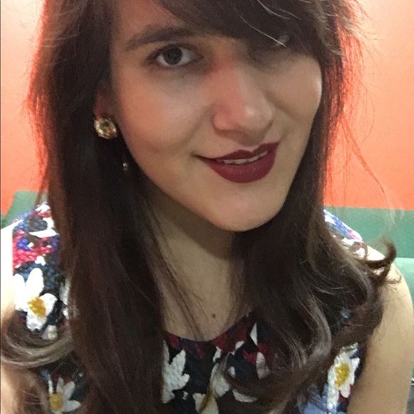 Meet your Posher, Lizetty - Picture 2 of 4