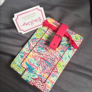 New Lilly Pulitzer lets cha cha luggage tag