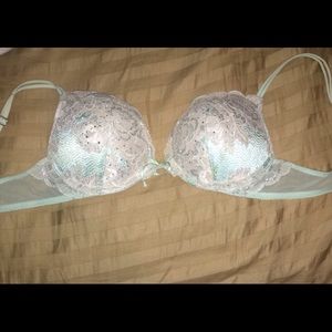 Victoria's Scret bombshell bra