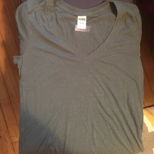 PINK short sleeve tee in olive green