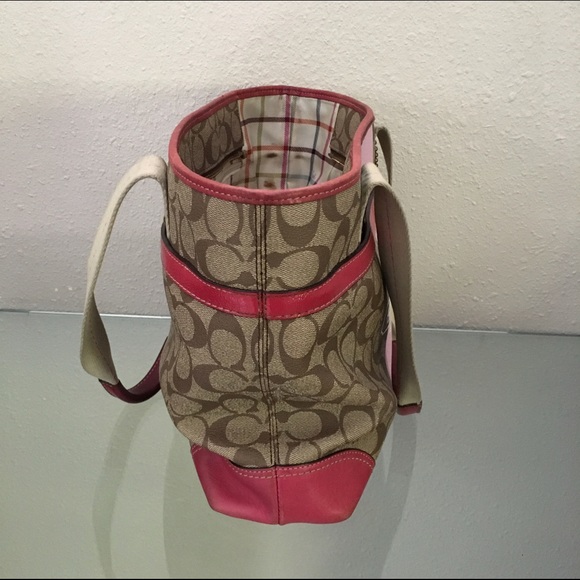 Coach Pink Ruby Signature Canvas - Picture 3 of 4