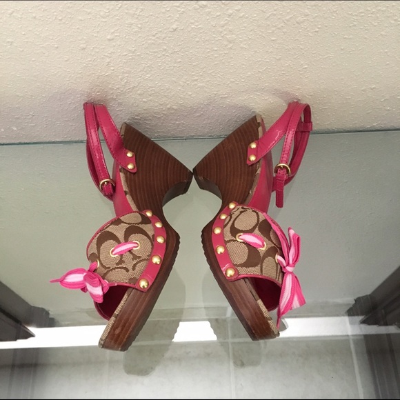 Authentic Coach pink strap open heal - Picture 2 of 4
