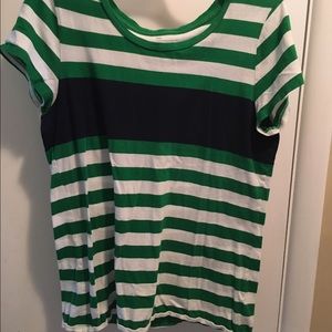 GAP essential crew tee size medium