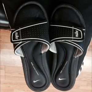 Nike comfort woman slides