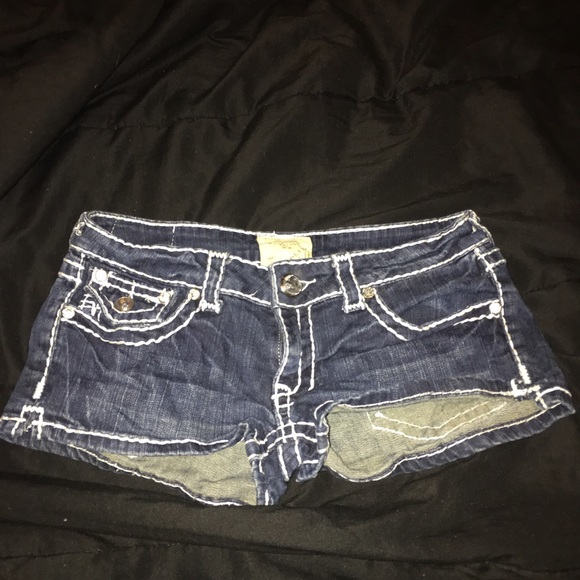 SHORT SHORTS !