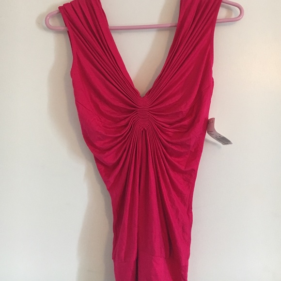 NWT forever 21 fuchsia sleeveless top
