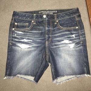 American Eagle Slouchy Bermuda Shorts Size 8.