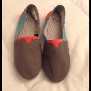 Casual slip on shoes