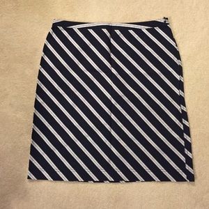 Tommy Hilfiger navy blue and white size 8 skirt