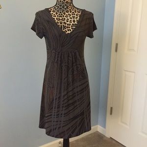 Cute, short sleeved V-neck dress