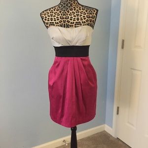 Adorable strapless colorblock dress with pockets