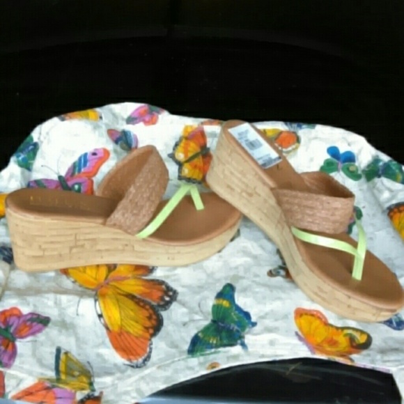 Italian shoemakers wedges