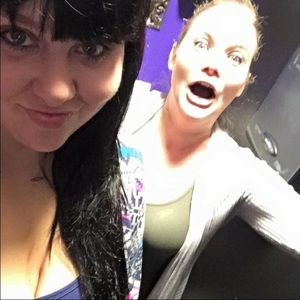 Meet your Posher, Caitlin