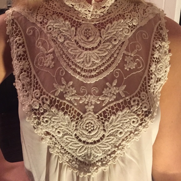Sold in bundle. Lace blouse - Picture 2 of 3