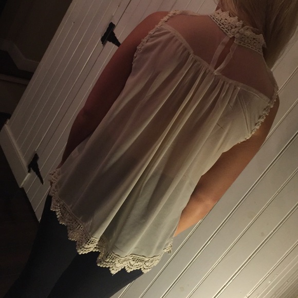 Sold in bundle. Lace blouse - Picture 3 of 3