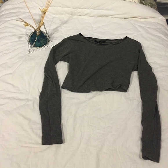 Forever 21 grey long sleeve crop top w/ black trim